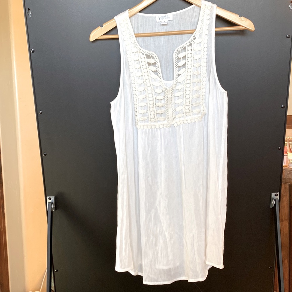 Market and Spruce lightweight, off-white rayon tank, with macrame detail.